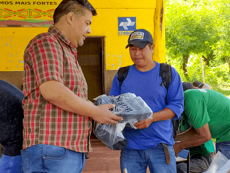 Entrega de EPIs para profissionais da Saúde nas aldeias de MS